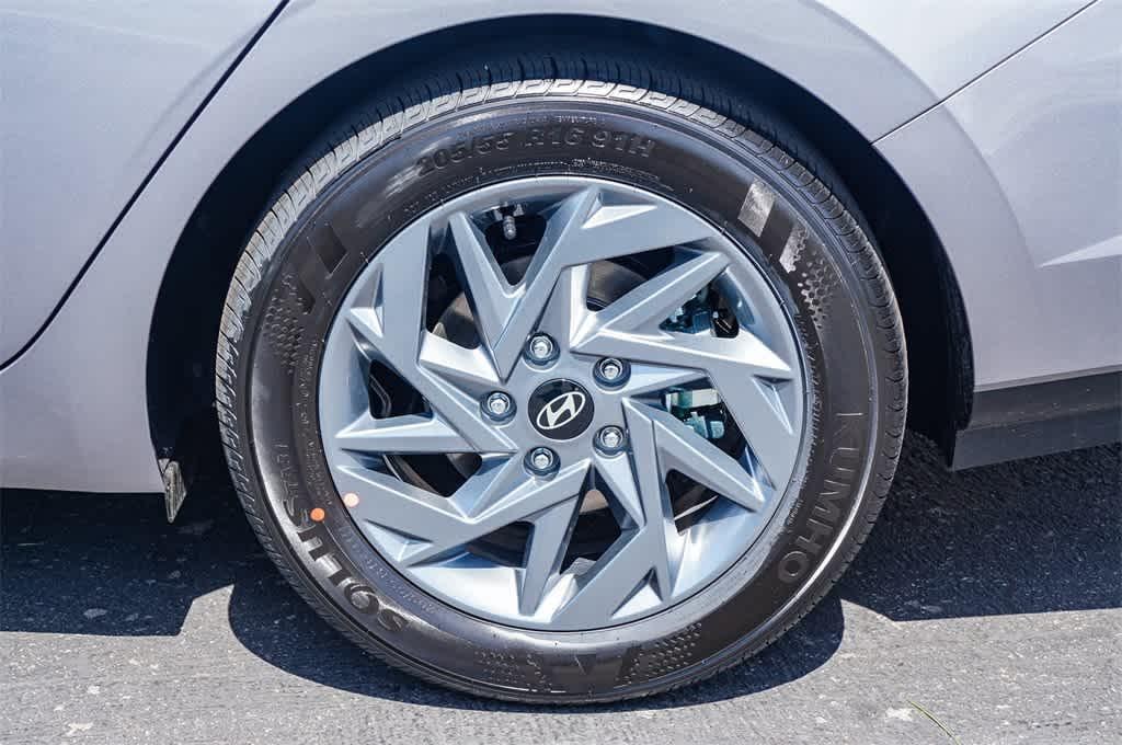 Thumbnail: 2025 Hyundai Elantra - 10