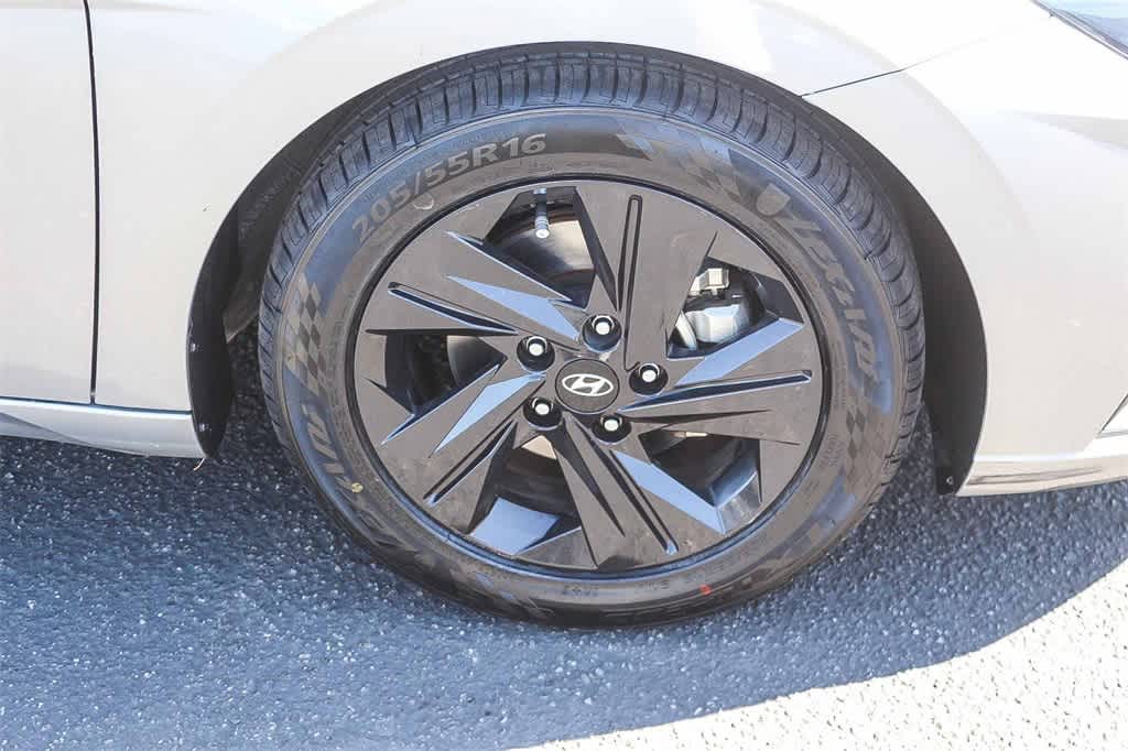 Thumbnail: 2021 Hyundai Elantra - 5