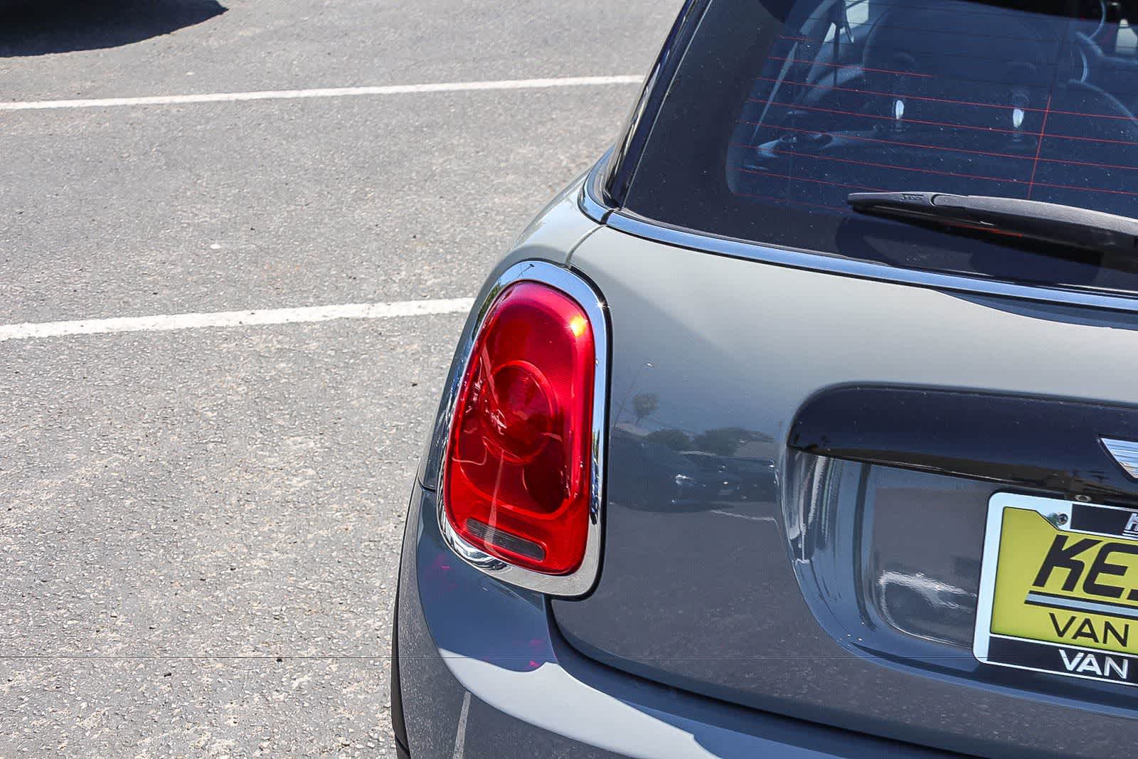 Thumbnail: 2017 MINI Cooper Hardtop - 8