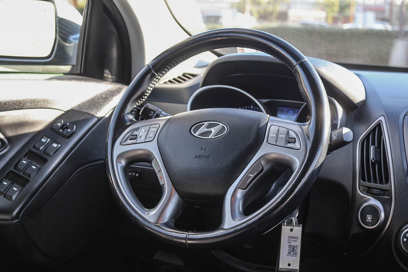 Thumbnail: 2014 Hyundai Tucson - 21