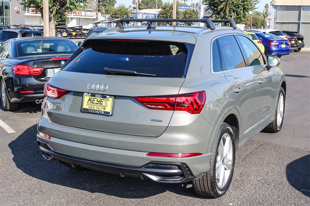 Thumbnail: 2021 Audi Q3 - 4