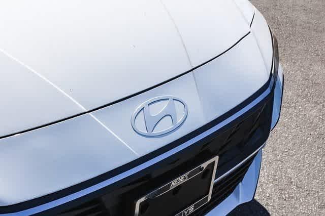 Thumbnail: 2025 Hyundai Elantra - 11
