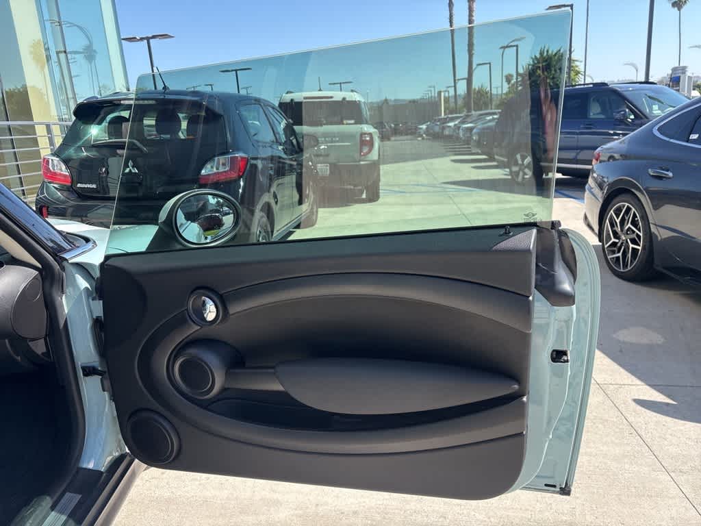 Thumbnail: 2013 MINI Cooper Hardtop - 5