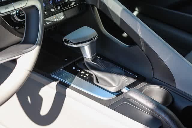 Thumbnail: 2025 Hyundai Elantra - 21