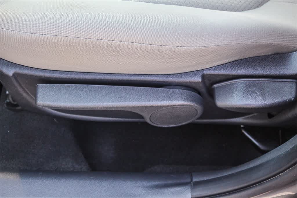 Thumbnail: 2013 Kia Forte - 21