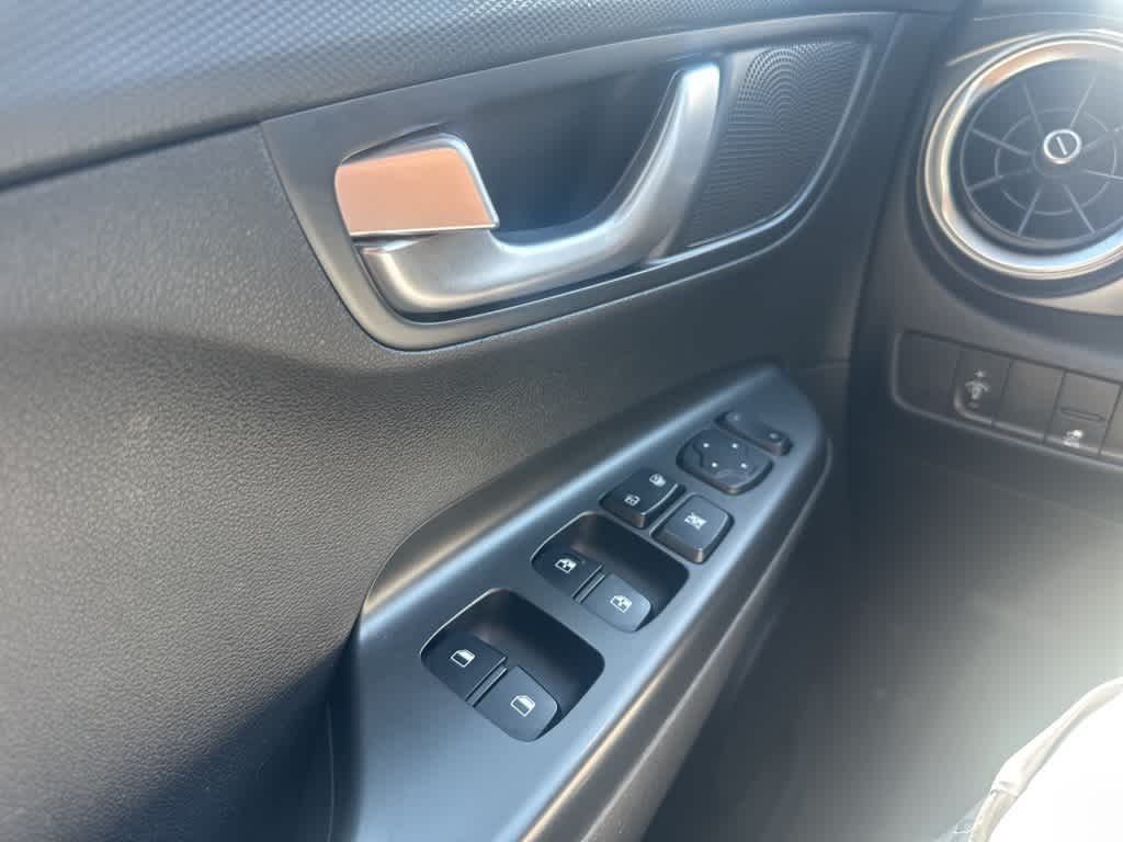 Thumbnail: 2022 Hyundai Kona - 16