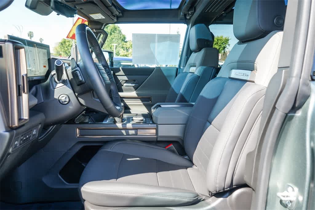 Thumbnail: 2024 GMC Hummer EV - 20