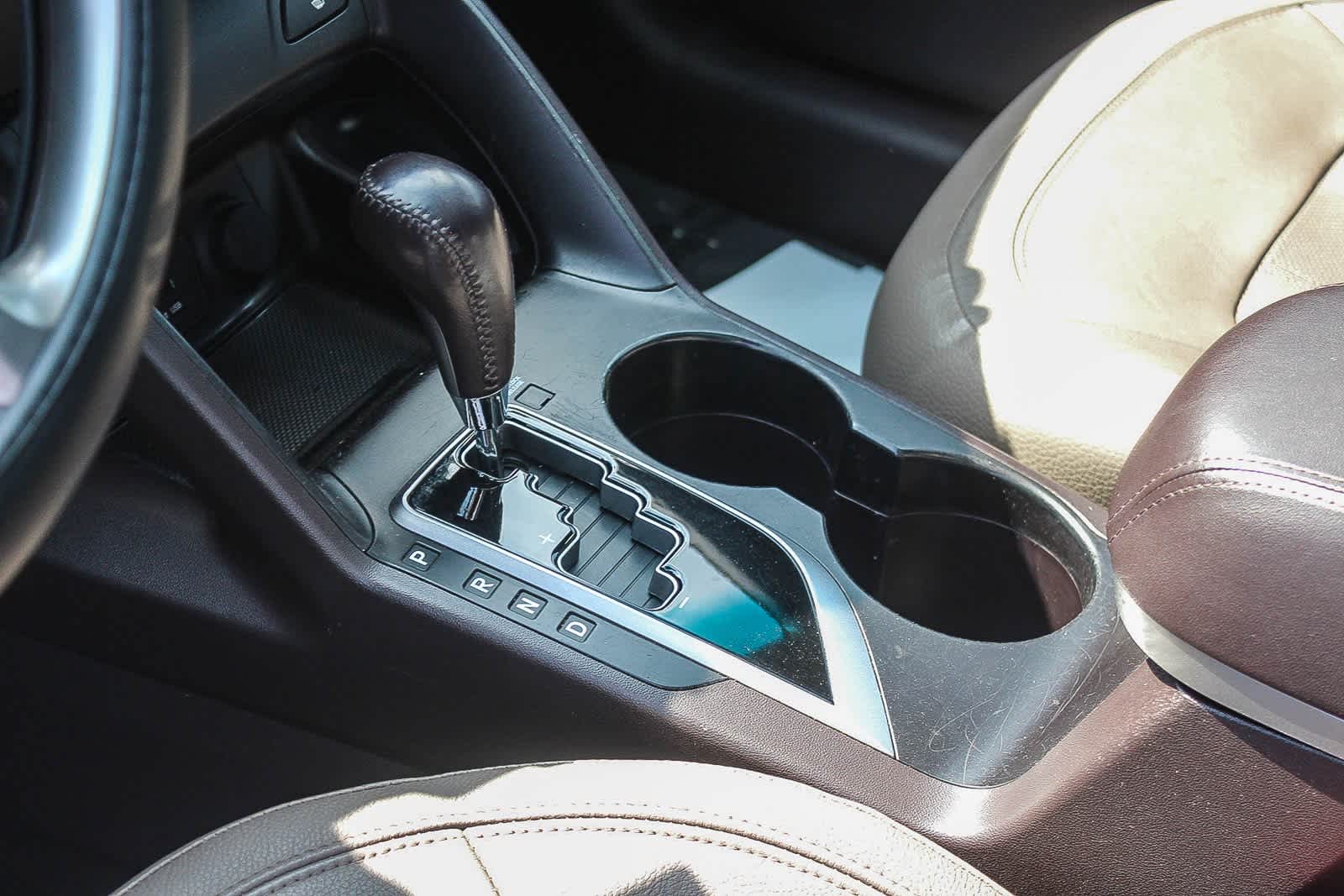 Thumbnail: 2012 Hyundai Tucson - 27