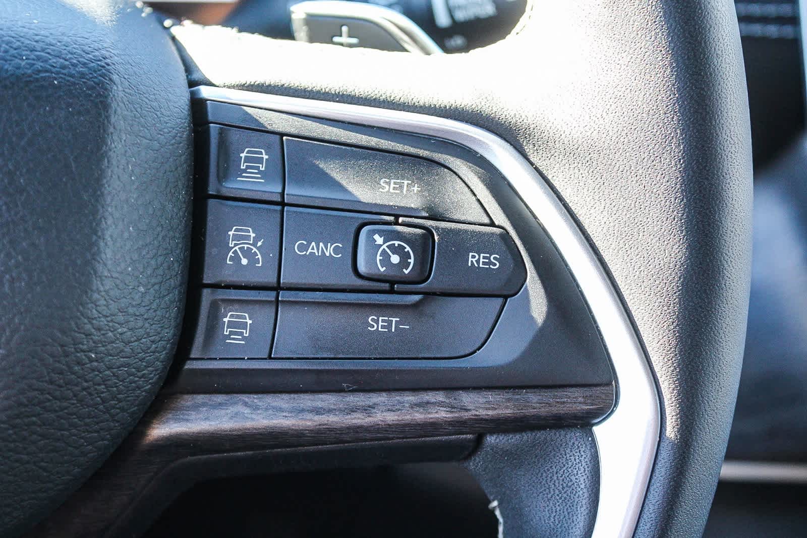 Thumbnail: 2023 Jeep Grand Cherokee - 33