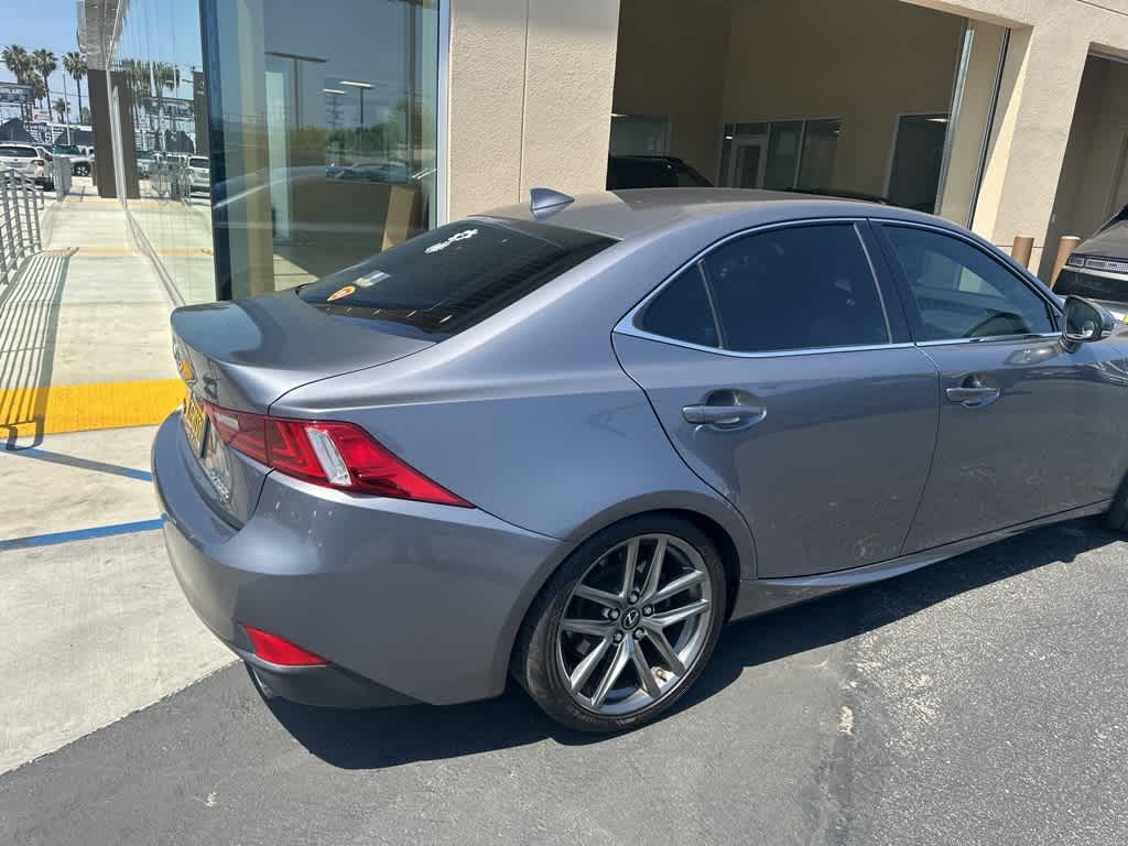 2016 Lexus IS 200t 6
