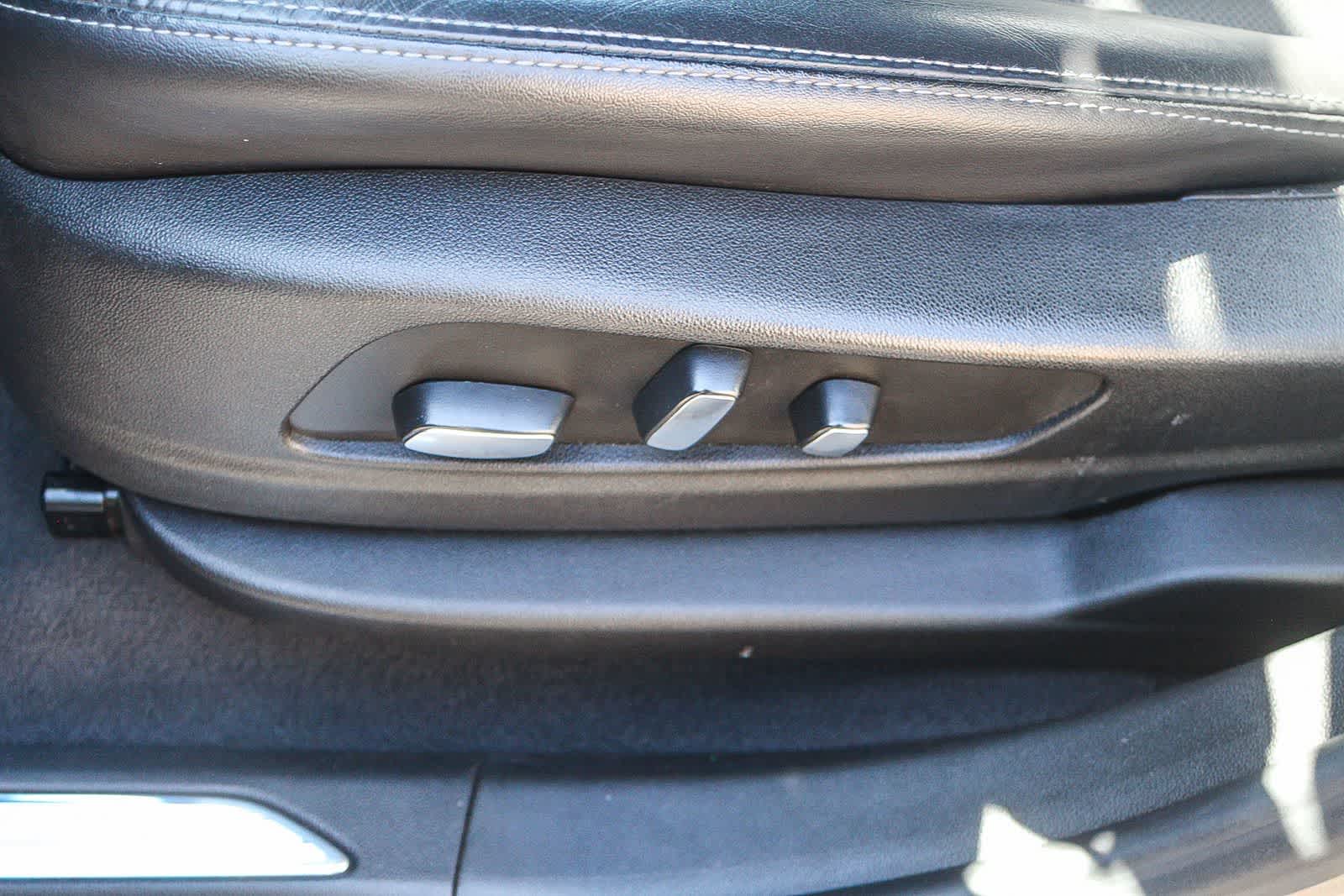 Thumbnail: 2022 Cadillac XT5 - 28