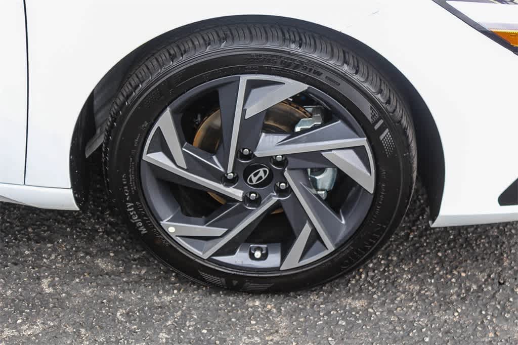 Thumbnail: 2025 Hyundai Elantra - 11