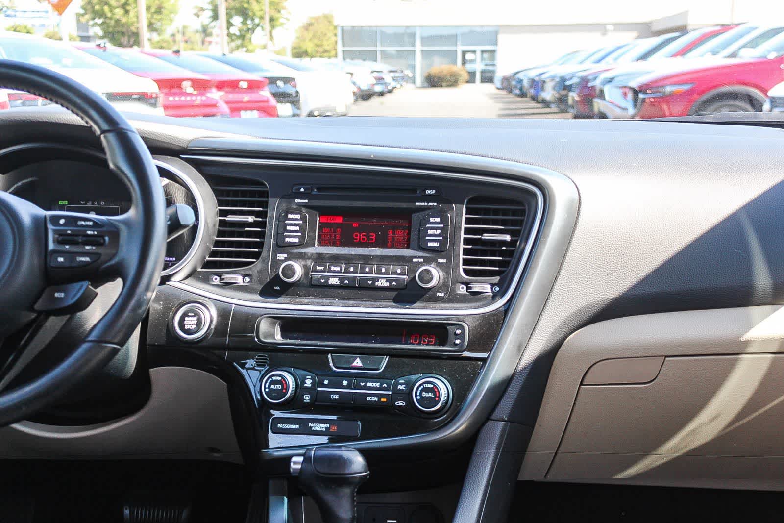 Thumbnail: 2015 Kia Optima - 16