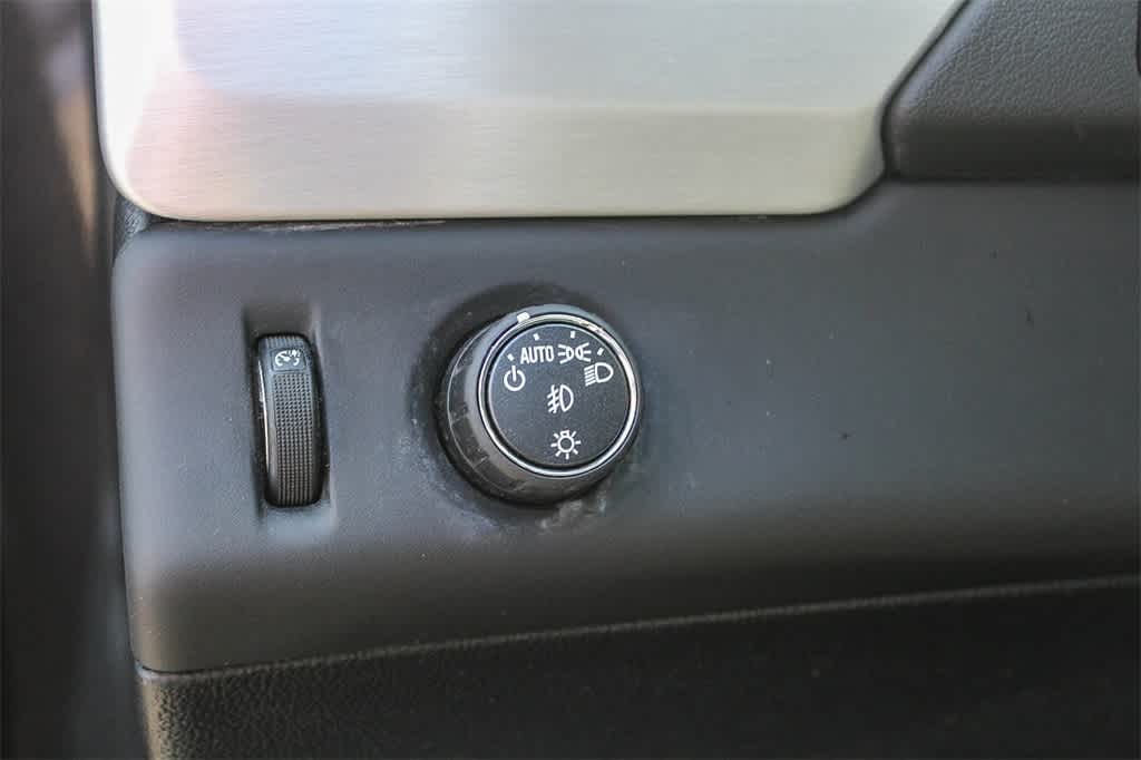 Thumbnail: 2015 GMC Yukon XL - 29