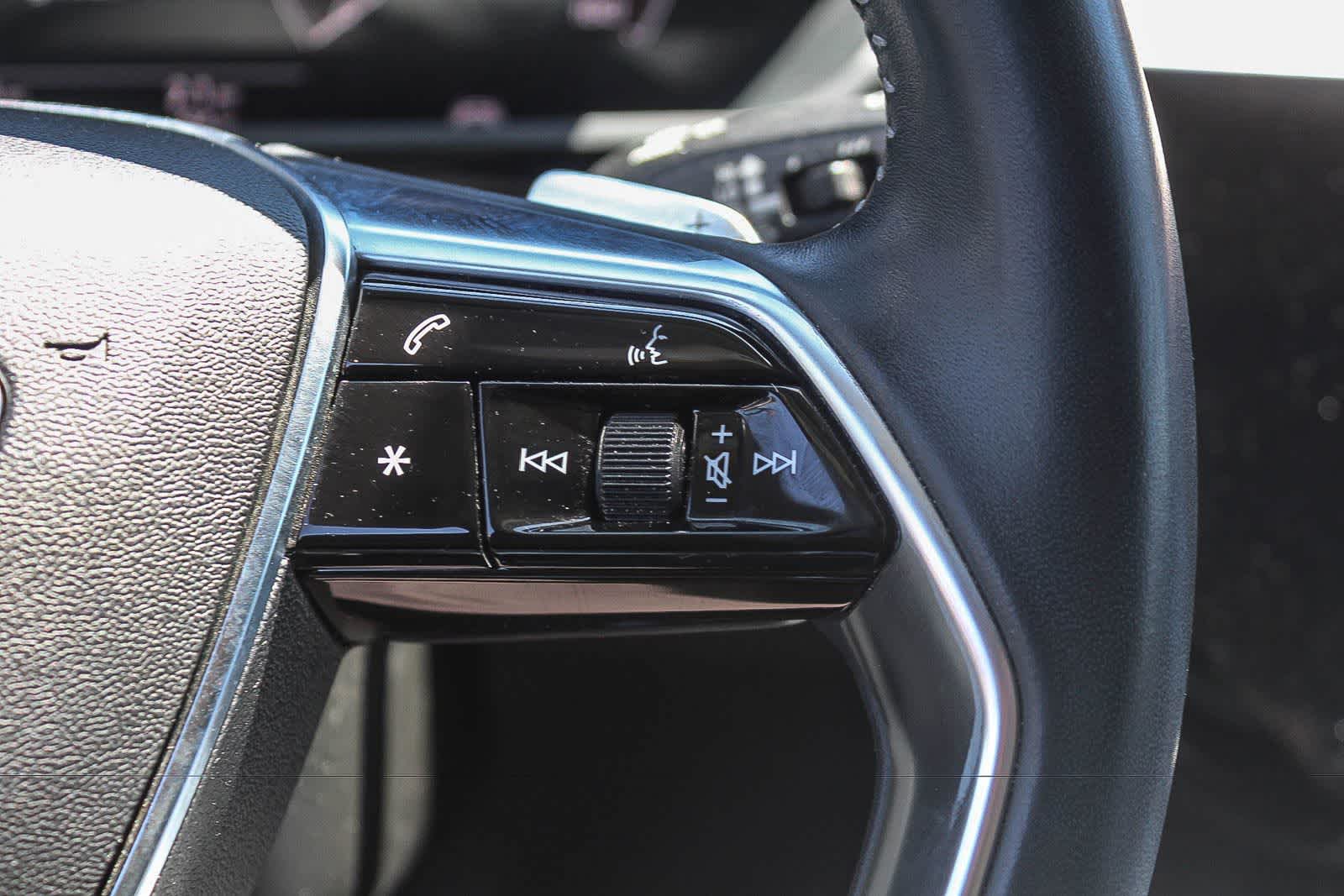 Thumbnail: 2019 Audi e-tron - 31