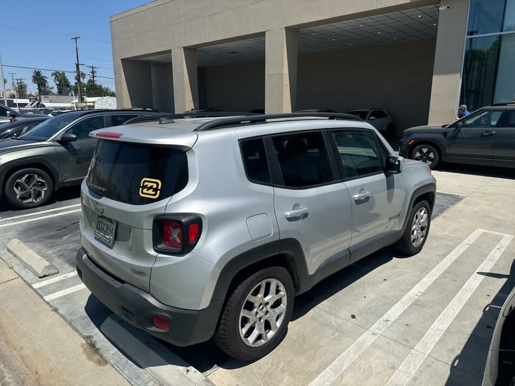 Thumbnail: 2017 Jeep Renegade - 14