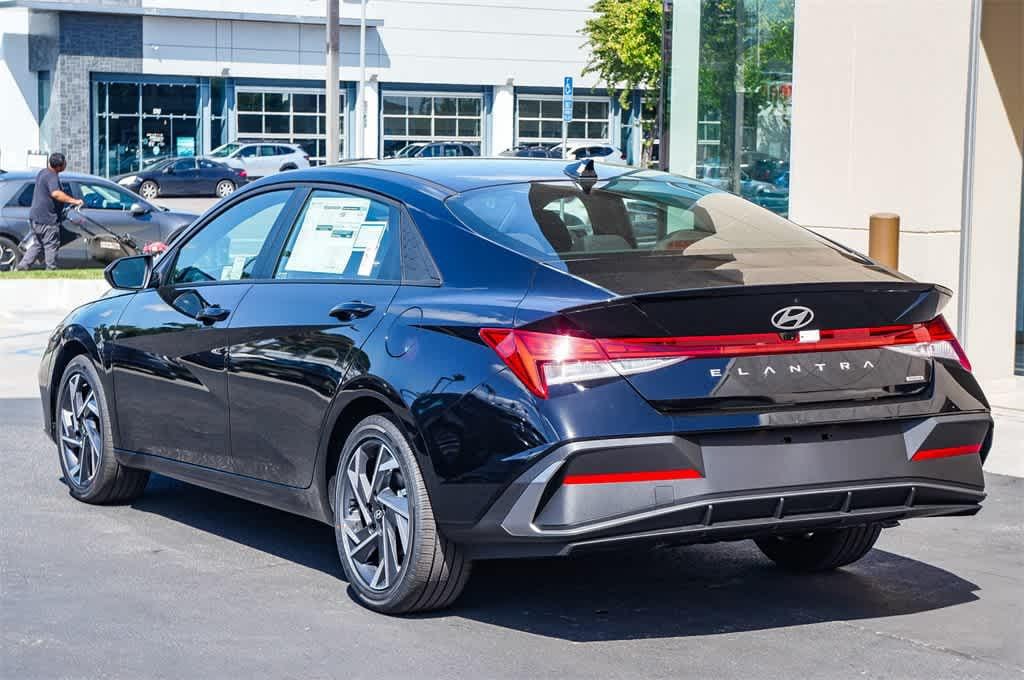 Thumbnail: 2025 Hyundai Elantra - 2