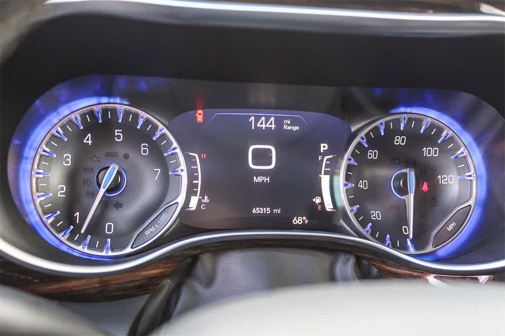 Thumbnail: 2023 Chrysler Pacifica - 22