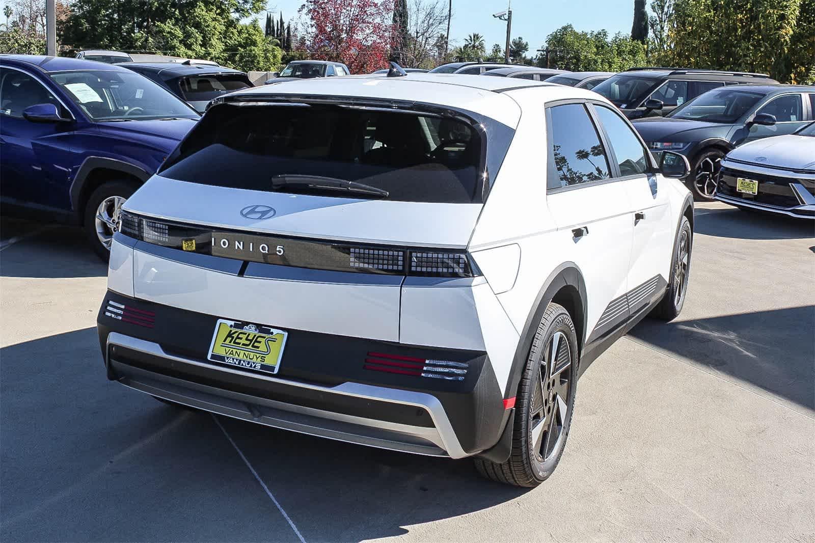 Thumbnail: 2026 Hyundai Ioniq 5 - 4