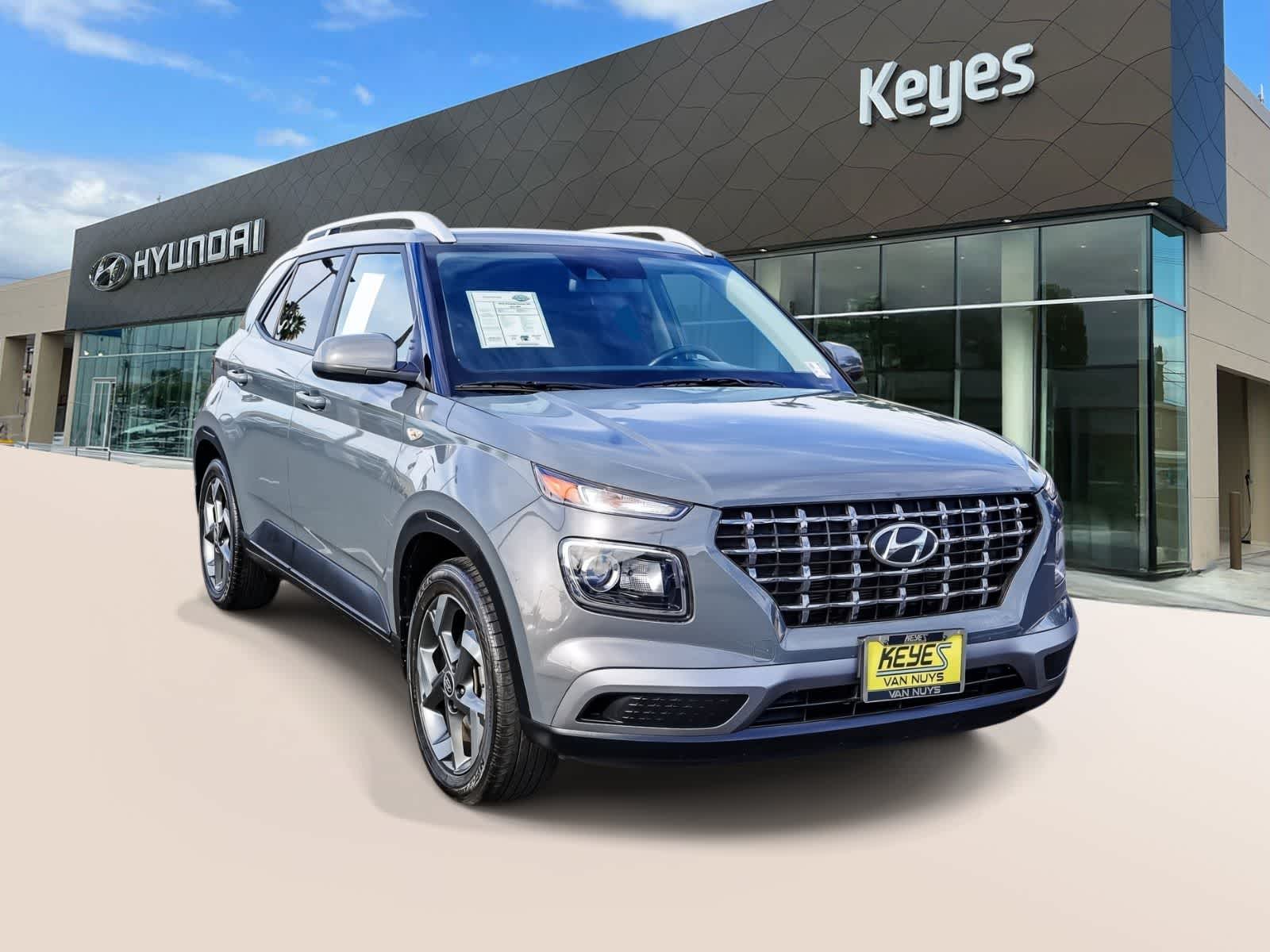 Thumbnail: 2022 Hyundai Venue - 3