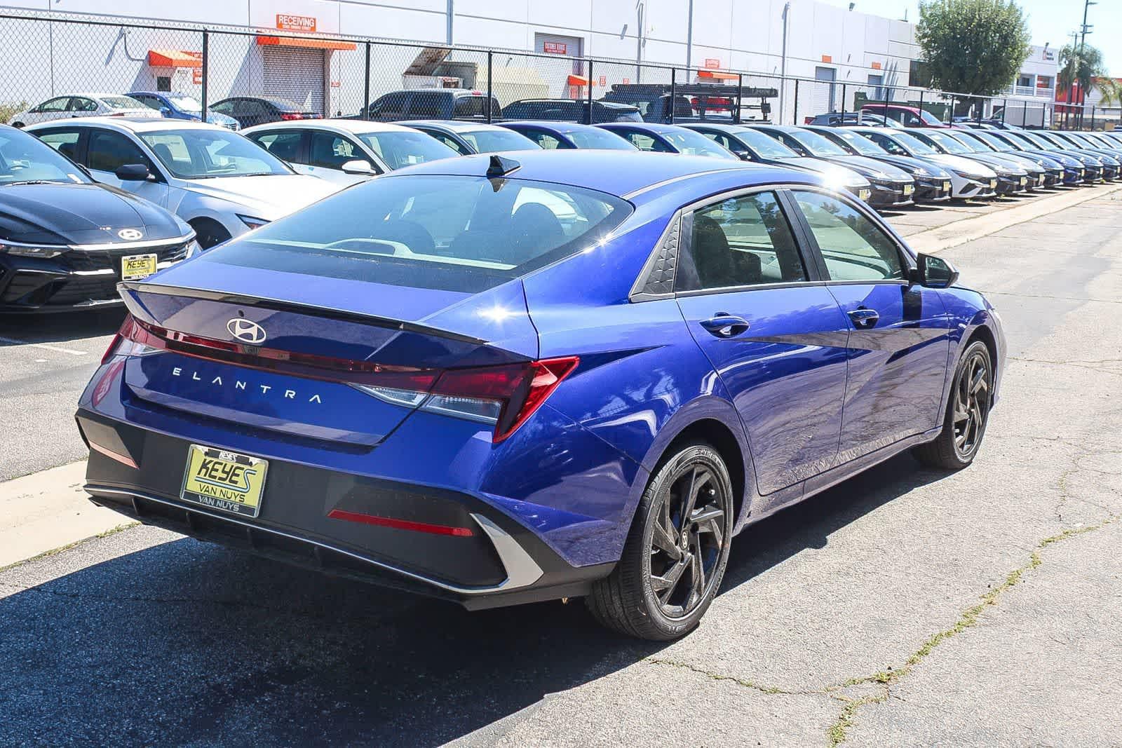 Thumbnail: 2026 Hyundai Elantra - 4