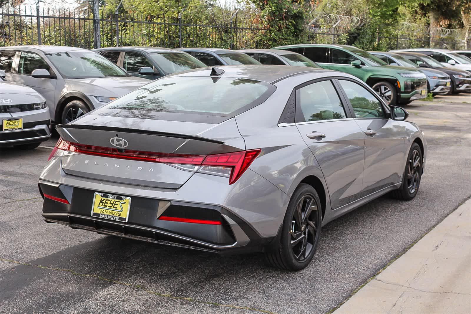 Thumbnail: 2026 Hyundai Elantra - 4