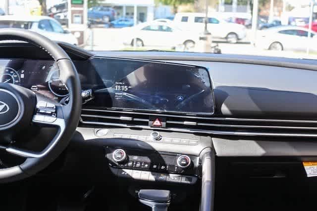 Thumbnail: 2025 Hyundai Elantra - 15