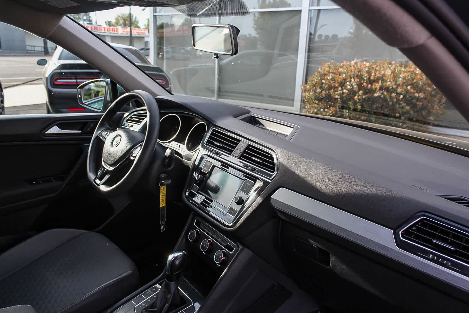 Thumbnail: 2019 Volkswagen Tiguan - 21