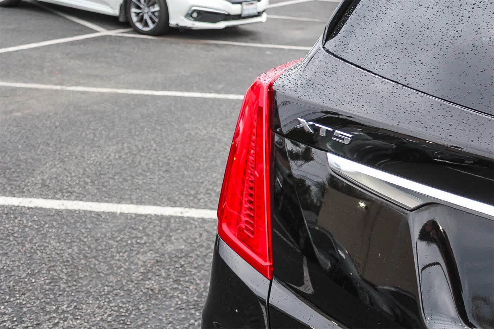 Thumbnail: 2019 Cadillac XT5 - 8