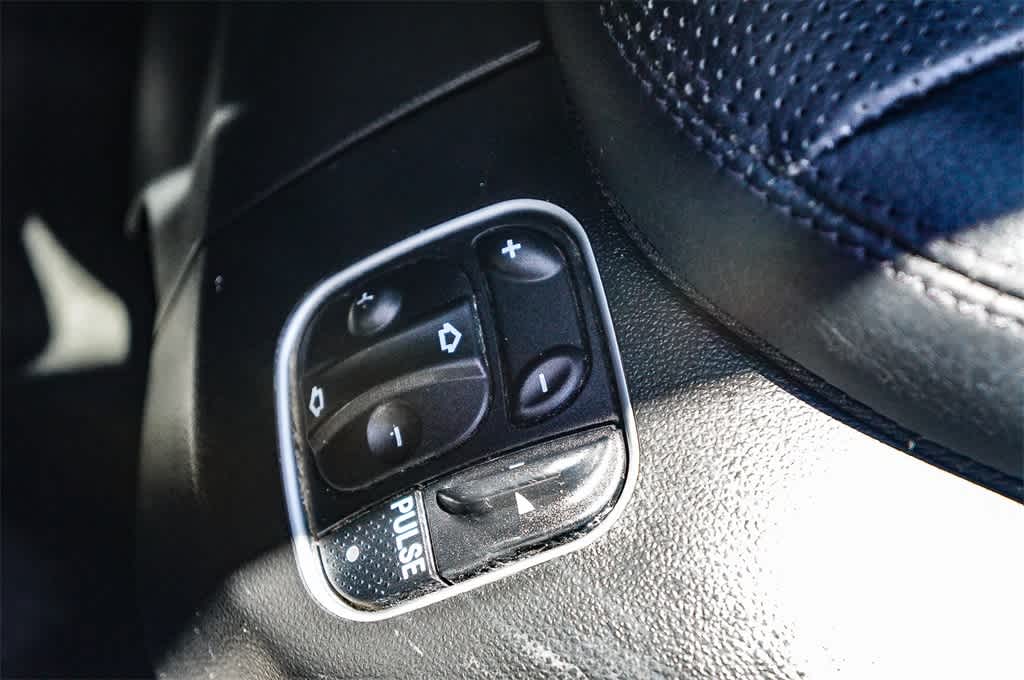Thumbnail: 2009 Mercedes-Benz SL-Class - 23
