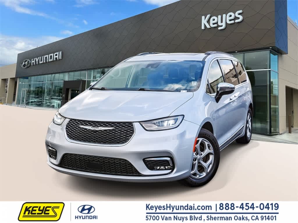 2023 Chrysler Pacifica Limited -
                  Van Nuys, CA