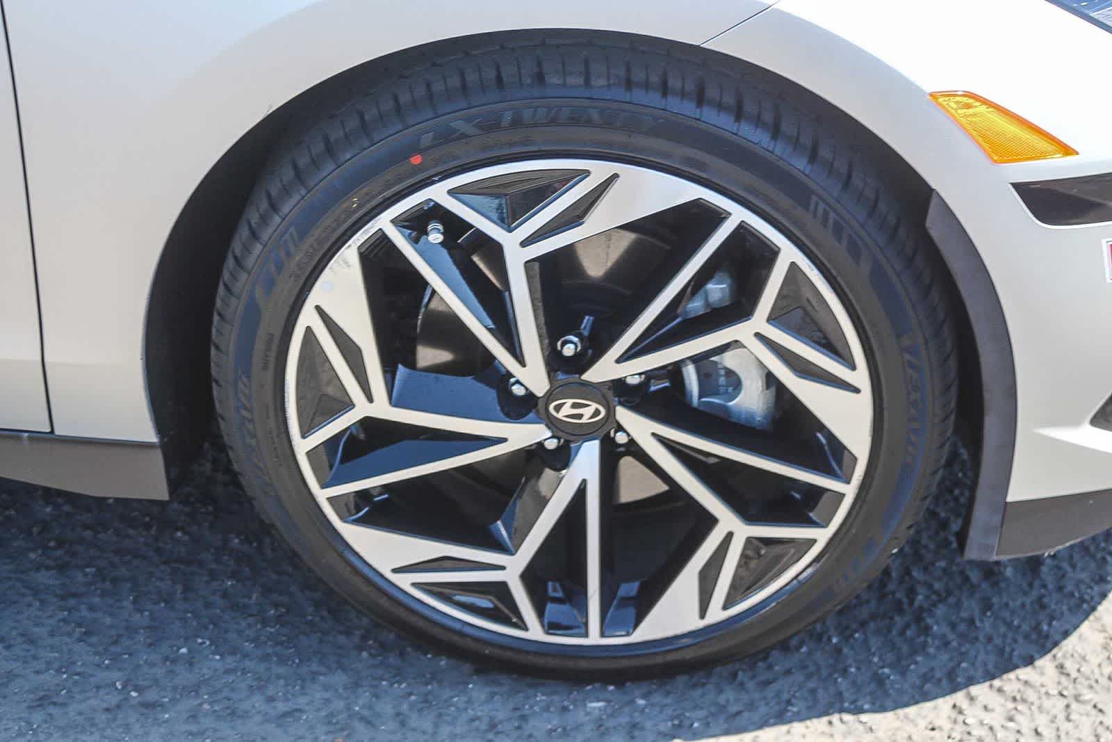 Thumbnail: 2023 Hyundai Ioniq 6 - 12