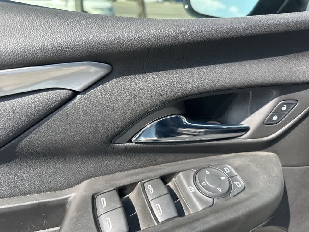 Thumbnail: 2022 Chevrolet Bolt EV - 15