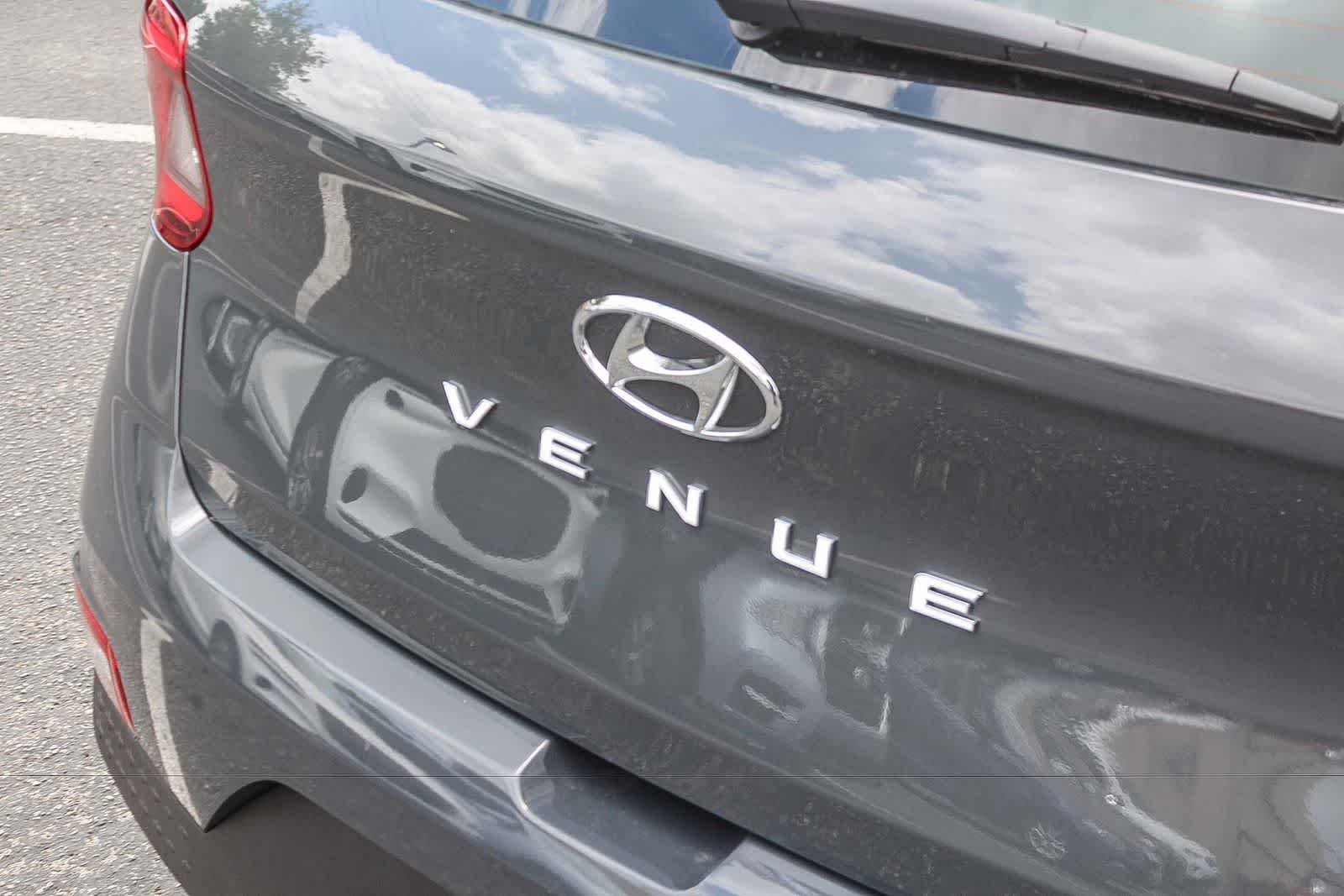 Thumbnail: 2023 Hyundai Venue - 8