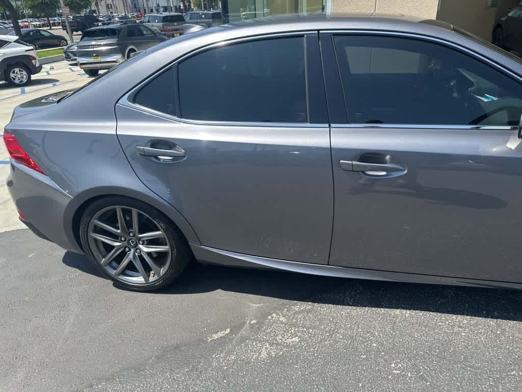 2016 Lexus IS 200t 18