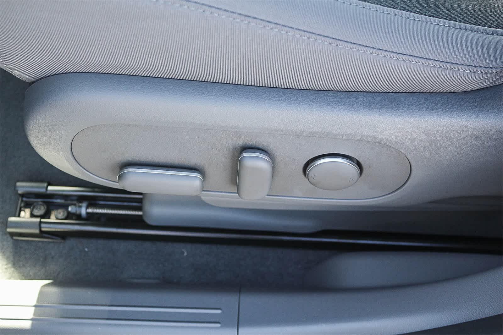 Thumbnail: 2026 Hyundai Ioniq 5 - 28