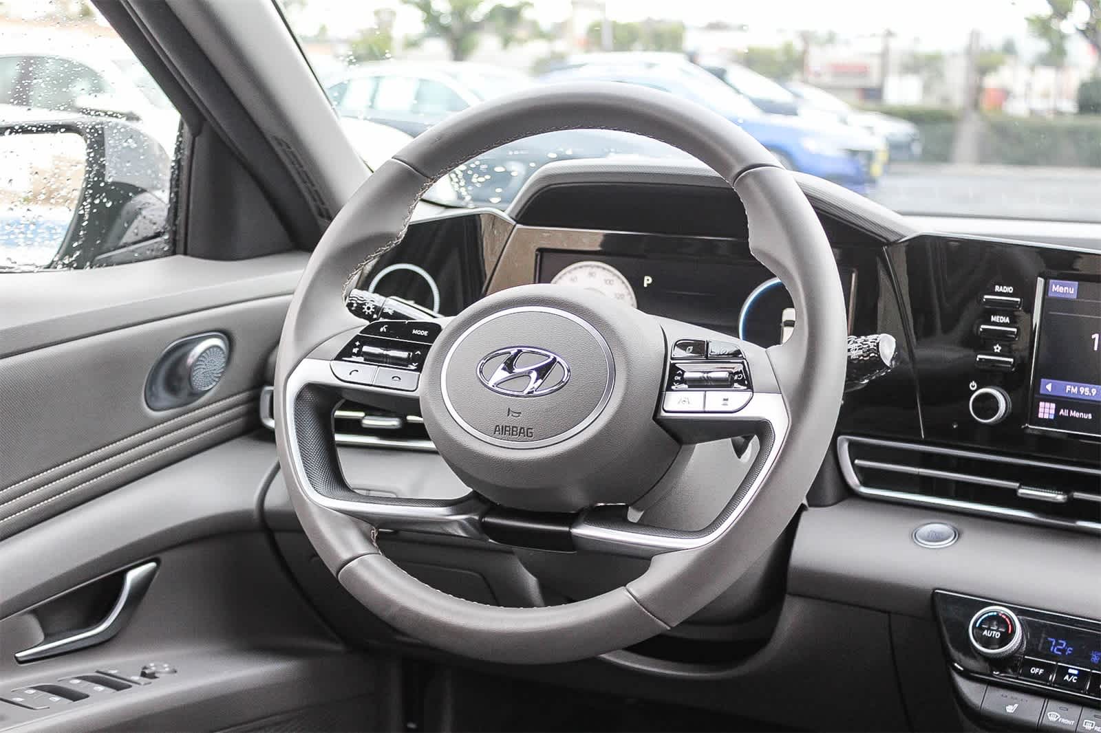 Thumbnail: 2022 Hyundai Elantra - 19