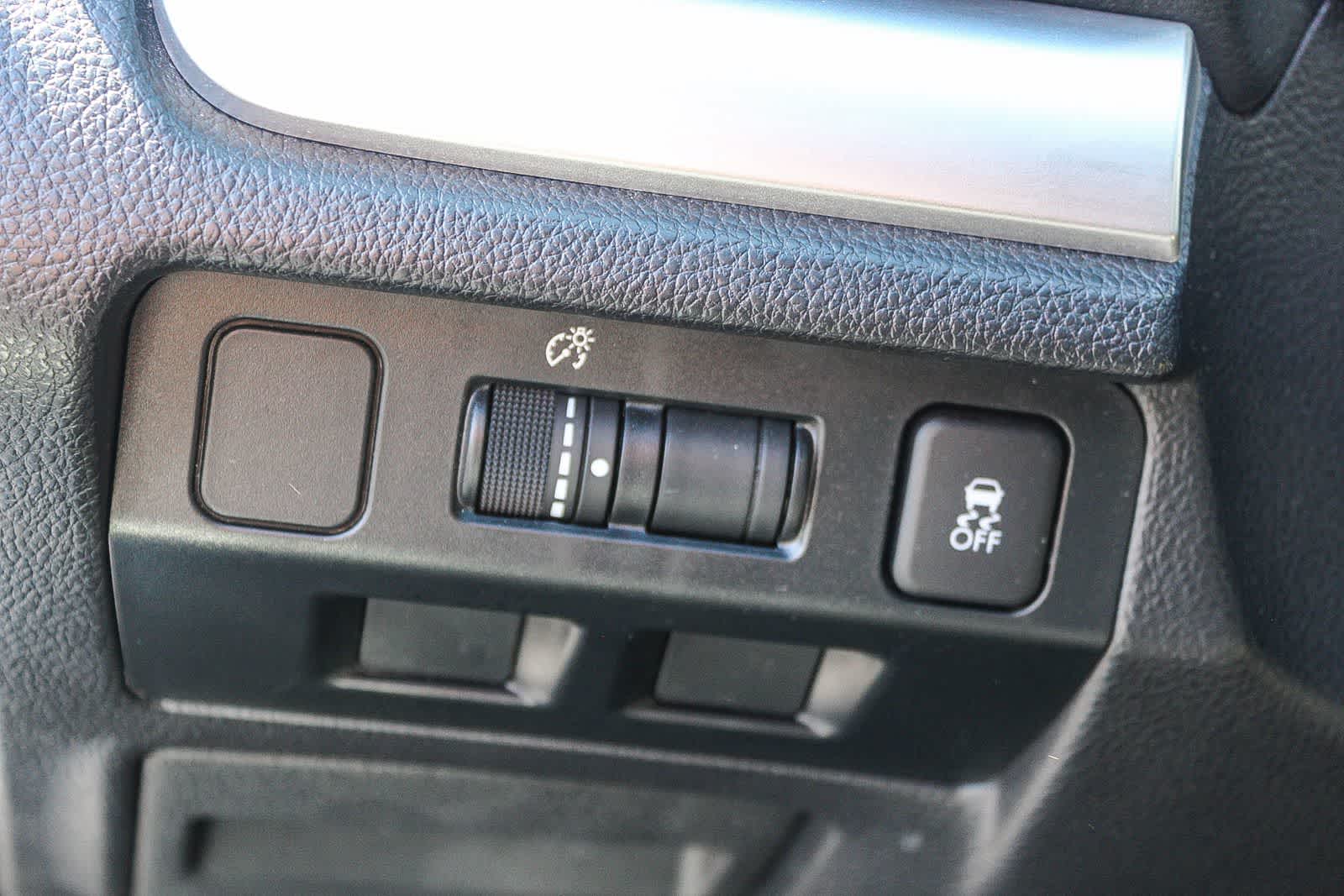 Thumbnail: 2017 Subaru Crosstrek - 31