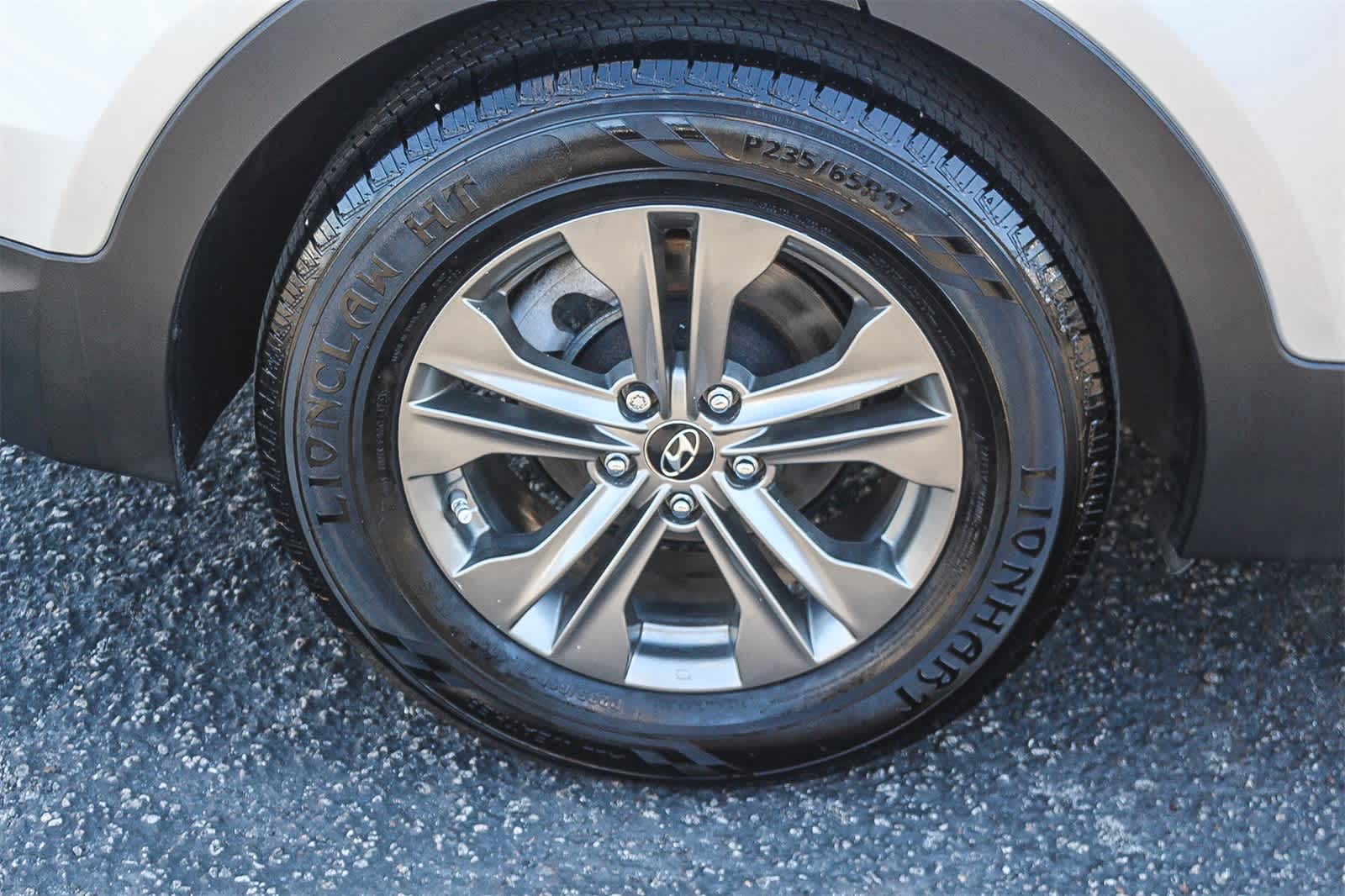 Thumbnail: 2013 Hyundai Santa Fe - 13