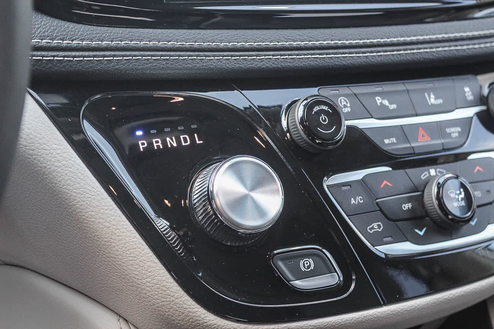 Thumbnail: 2023 Chrysler Pacifica - 27