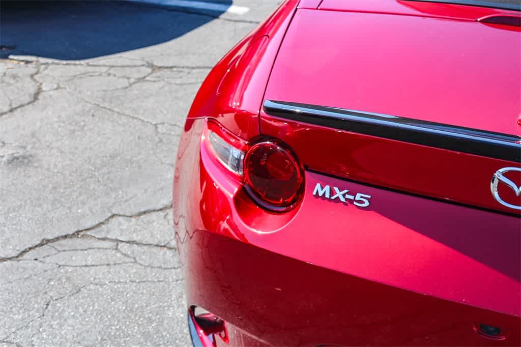 Thumbnail: 2022 Mazda MX-5 Miata - 8