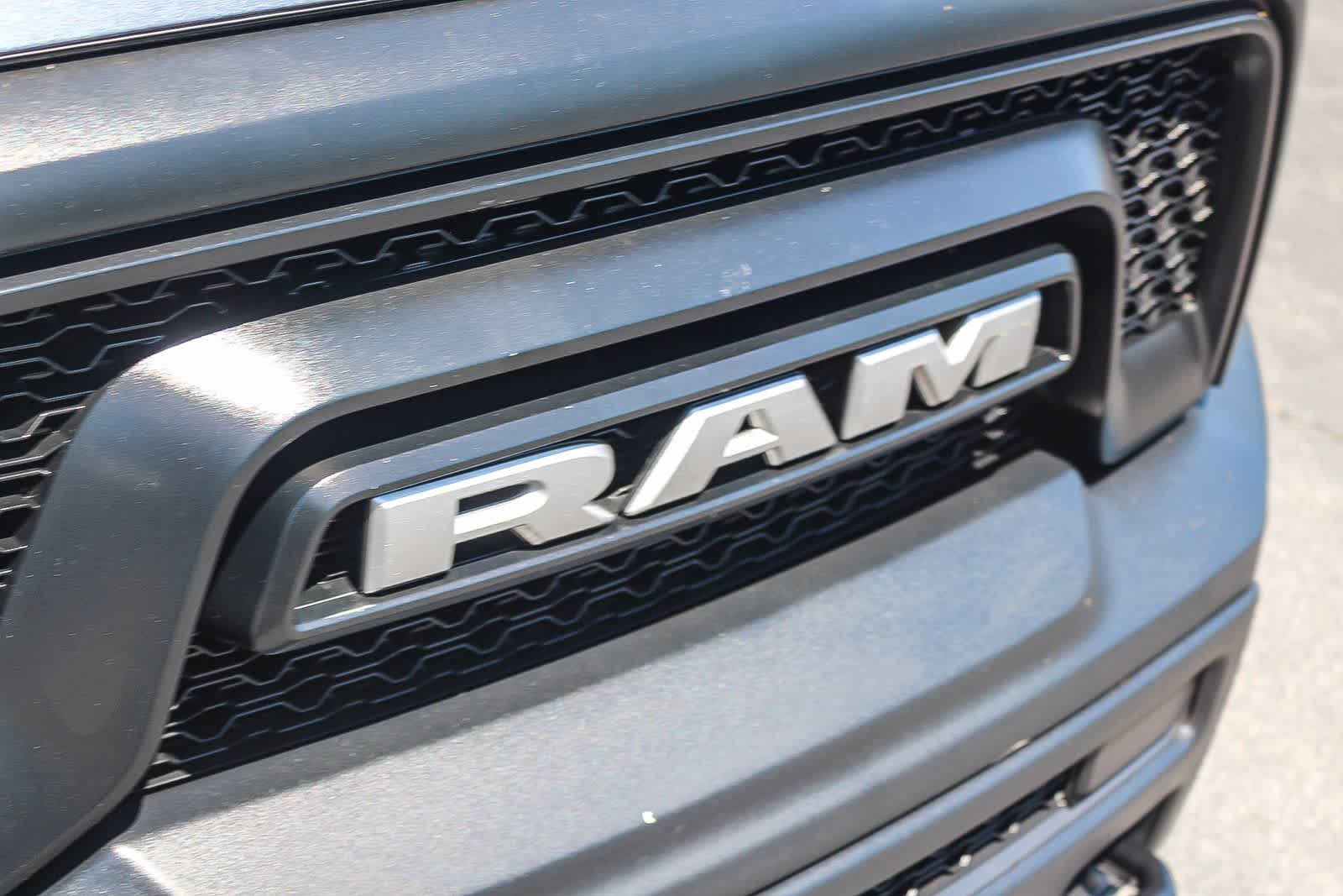 Thumbnail: 2020 RAM 1500 Classic - 14