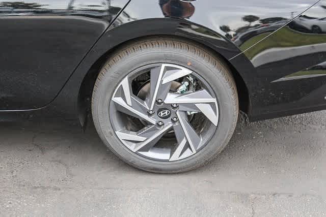 Thumbnail: 2025 Hyundai Elantra - 8