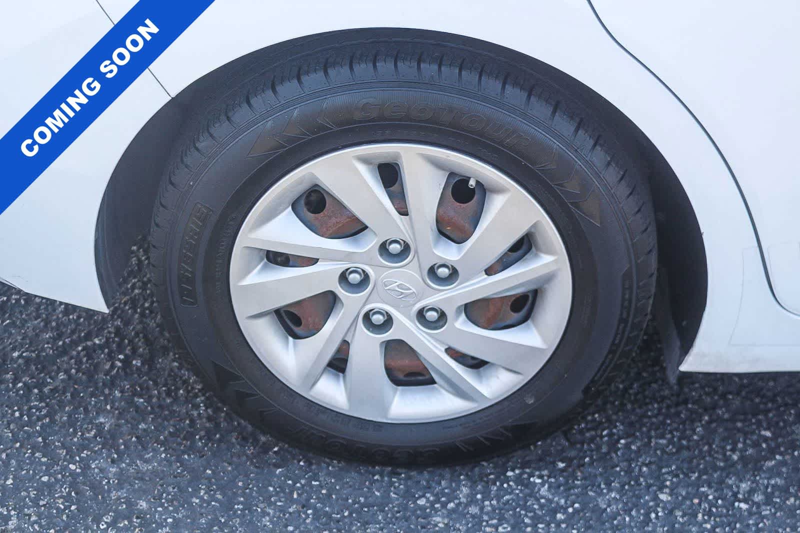 Thumbnail: 2019 Hyundai Elantra - 11