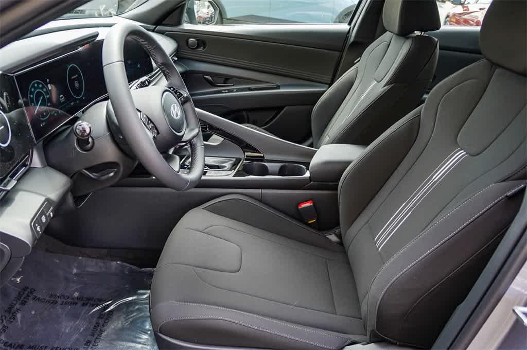 Thumbnail: 2025 Hyundai Elantra - 21