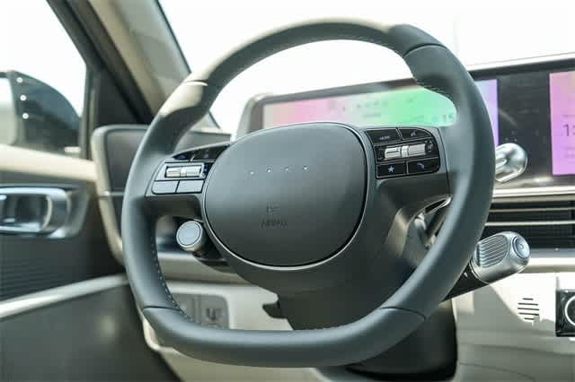 Thumbnail: 2023 Hyundai Ioniq 6 - 17