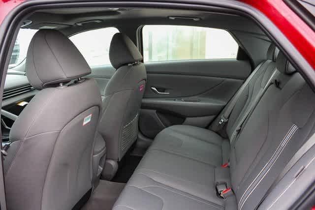 Thumbnail: 2025 Hyundai Elantra - 19