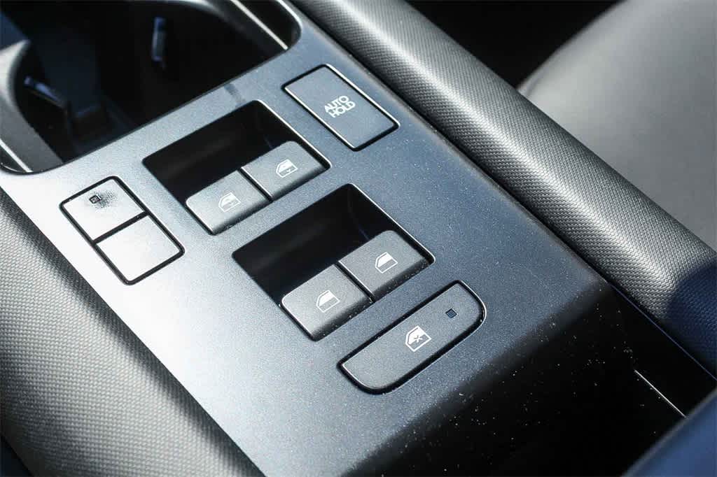 Thumbnail: 2023 Hyundai Ioniq 6 - 27