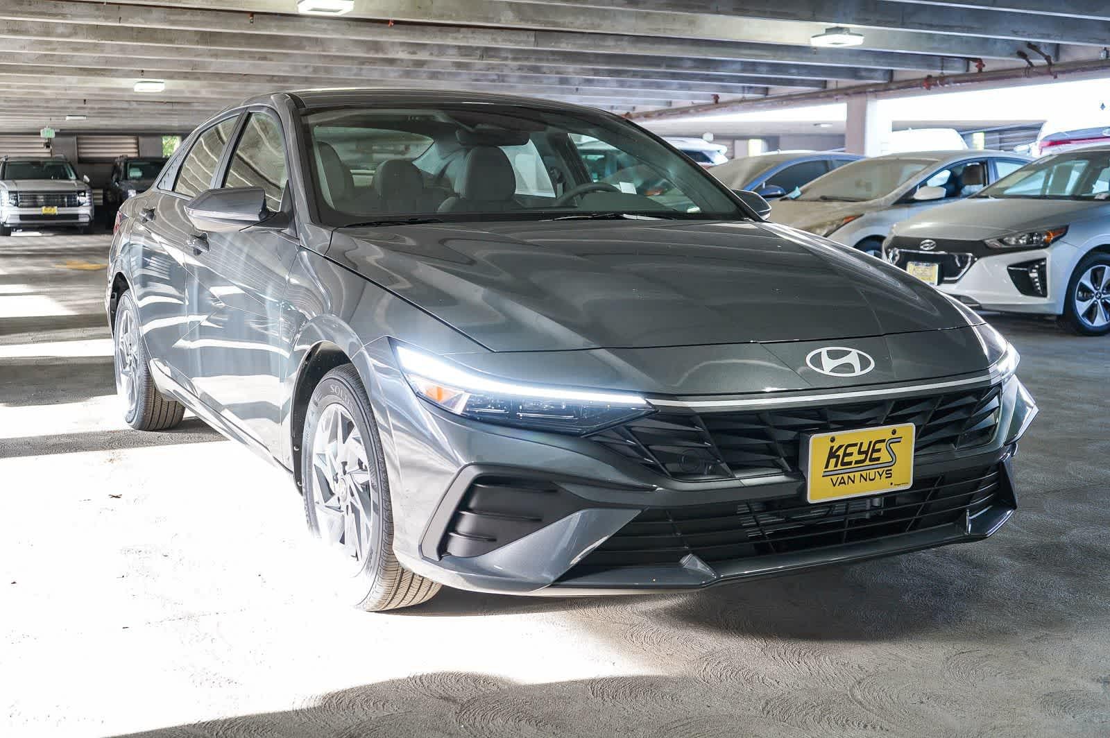 Thumbnail: 2026 Hyundai Elantra - 3