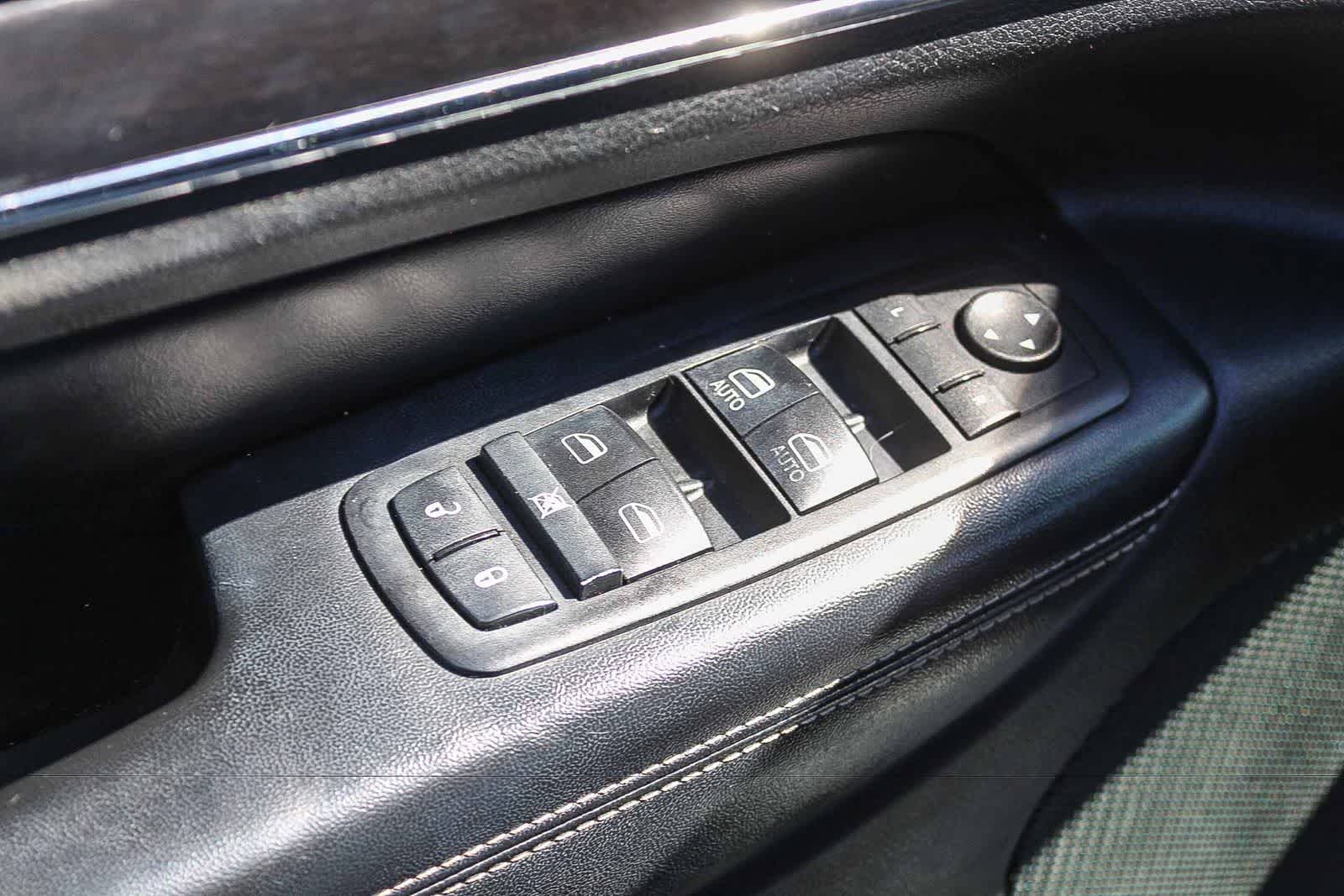 Thumbnail: 2014 Jeep Grand Cherokee - 25